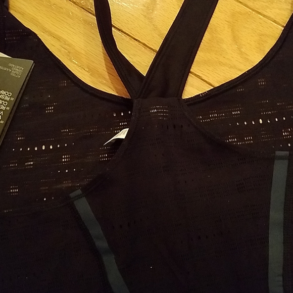 NWT size L Under Armour cool switch tank - Picture 6 of 8